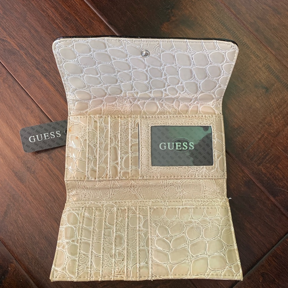 Guess Wallet